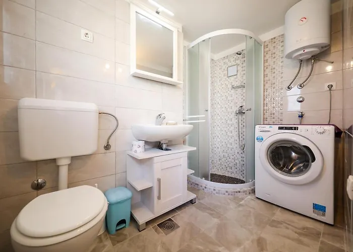 Ana Poljana (Ugljan)